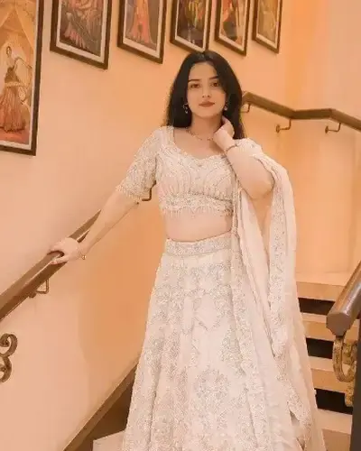 Escort Mannur